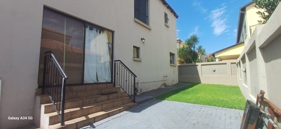 4 Bedroom Property for Sale in Bassonia Rock Gauteng