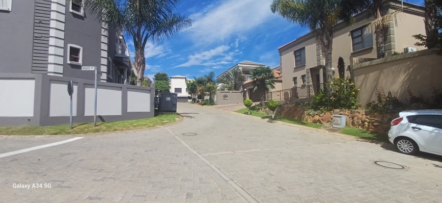 4 Bedroom Property for Sale in Bassonia Rock Gauteng