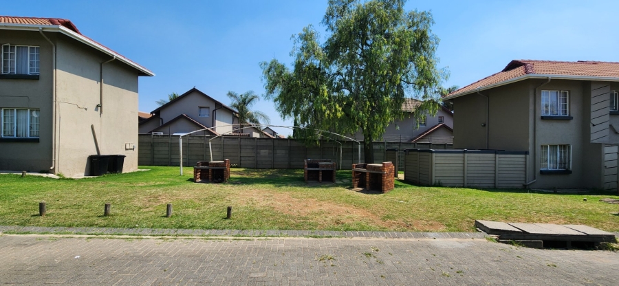 2 Bedroom Property for Sale in Eden Glen Gauteng