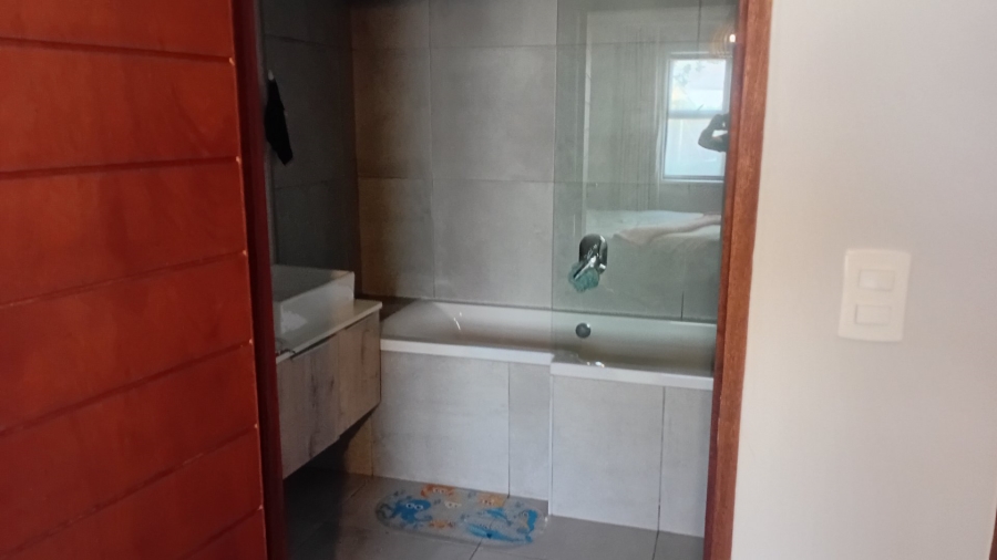 2 Bedroom Property for Sale in Bronberg Gauteng