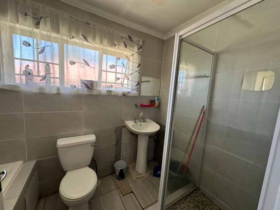 3 Bedroom Property for Sale in Klopperpark Gauteng