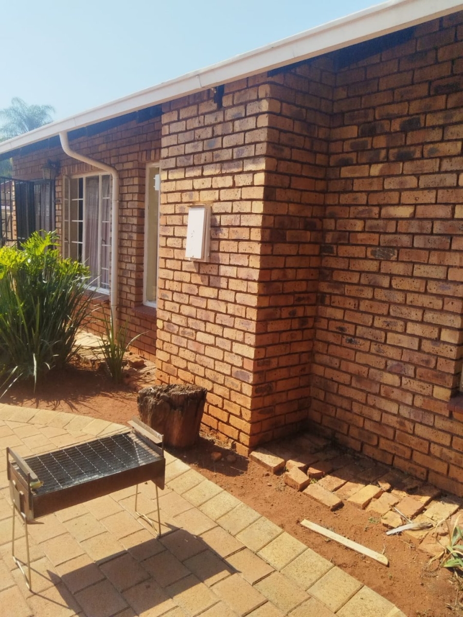 3 Bedroom Property for Sale in Hesteapark Gauteng