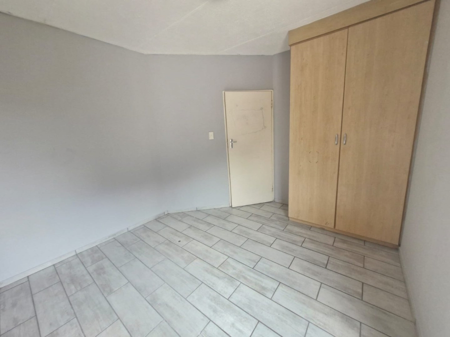 To Let 2 Bedroom Property for Rent in Castleview Gauteng