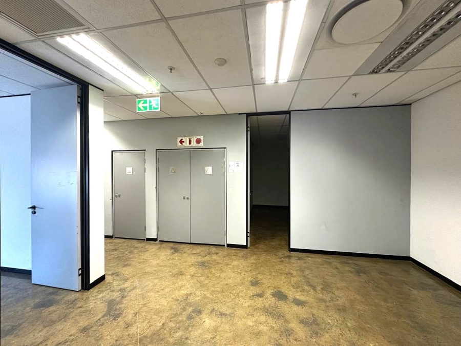 To Let commercial Property for Rent in Vorna Valley Gauteng