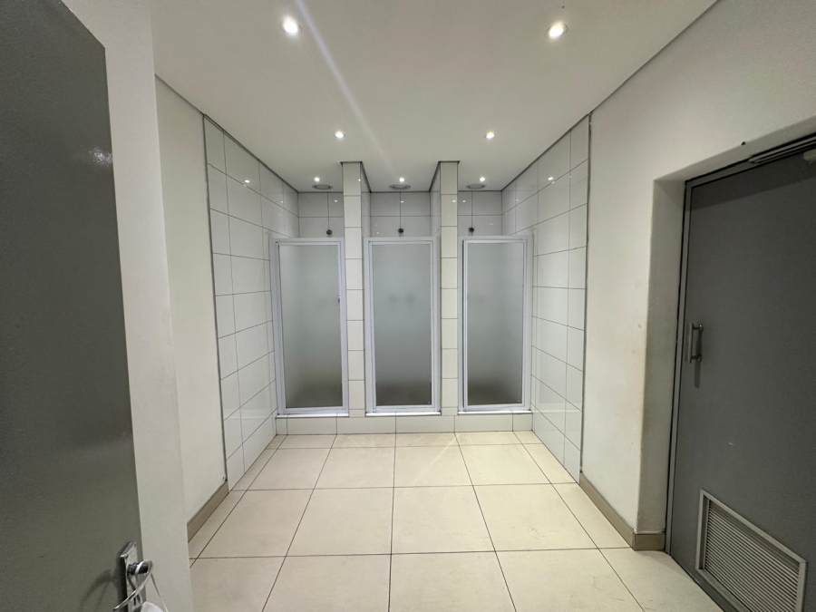 To Let commercial Property for Rent in Vorna Valley Gauteng