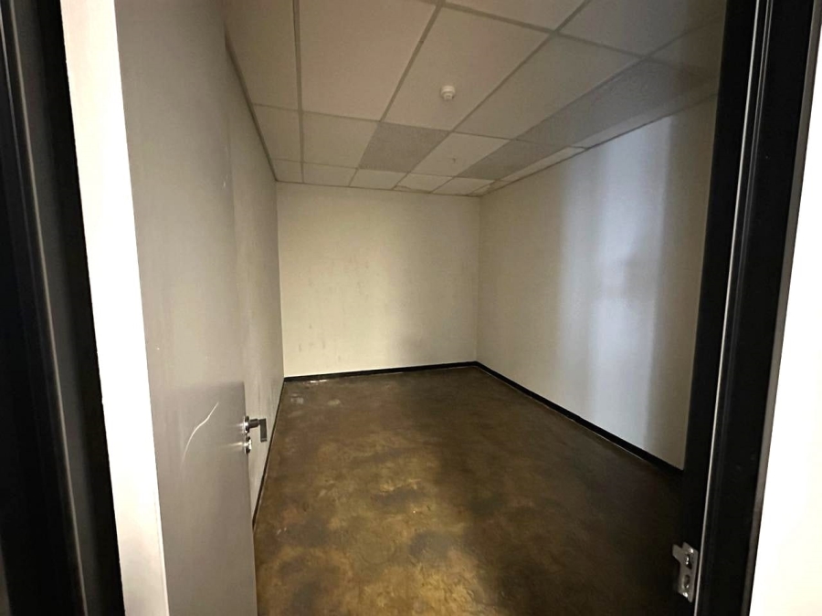 To Let commercial Property for Rent in Vorna Valley Gauteng