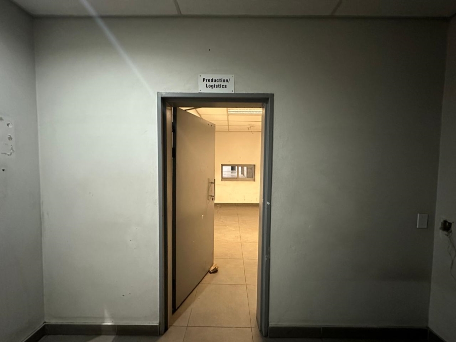 To Let commercial Property for Rent in Vorna Valley Gauteng