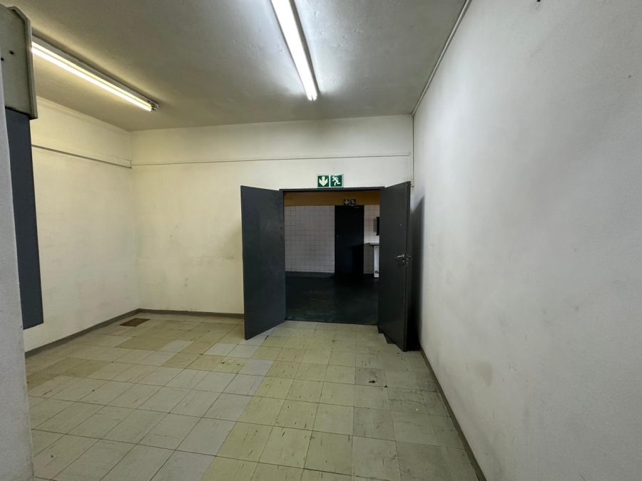 To Let commercial Property for Rent in Randjespark Gauteng