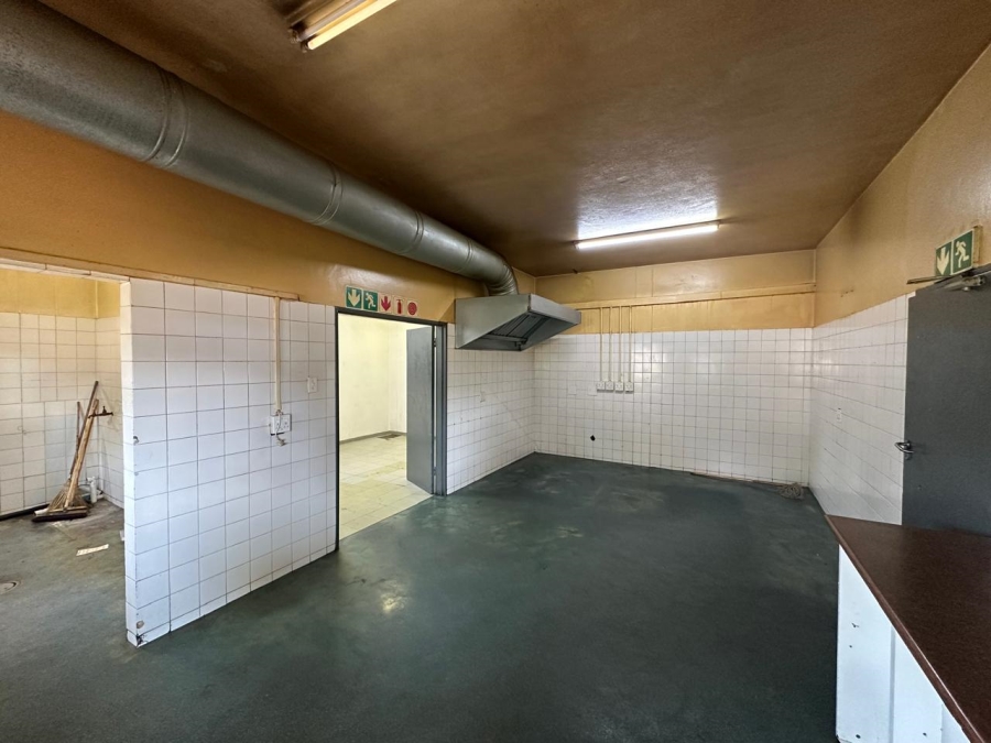 To Let commercial Property for Rent in Randjespark Gauteng