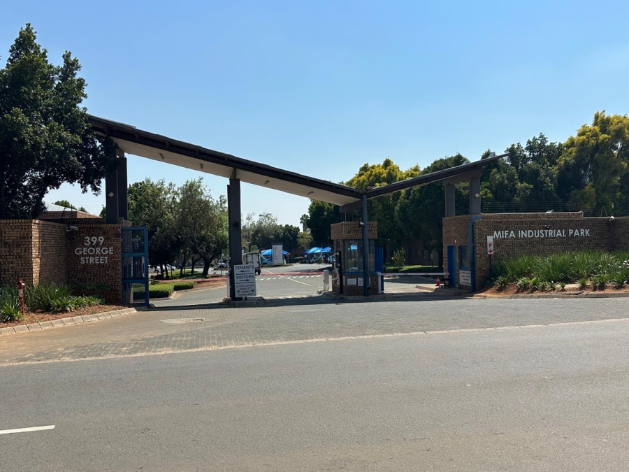 To Let commercial Property for Rent in Randjespark Gauteng