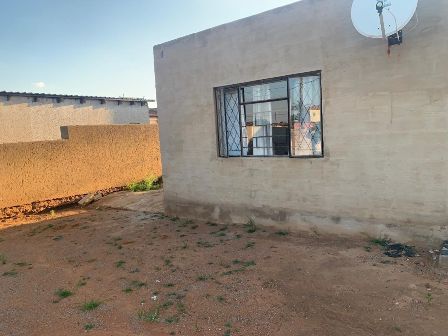  Bedroom Property for Sale in Mohlakeng Gauteng