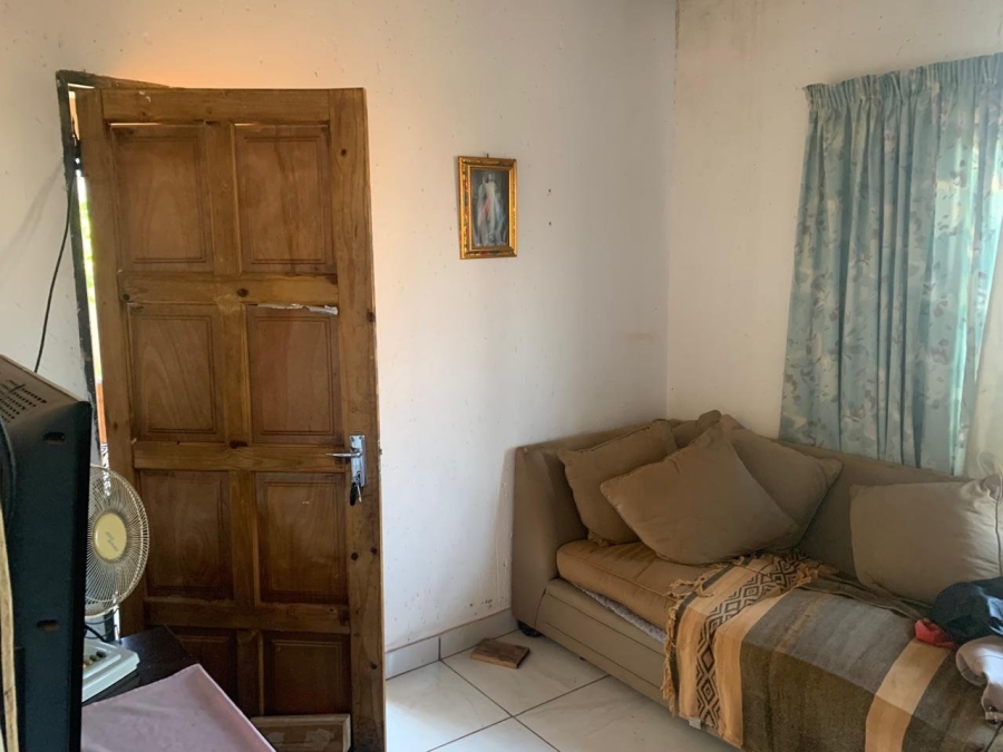  Bedroom Property for Sale in Mohlakeng Gauteng