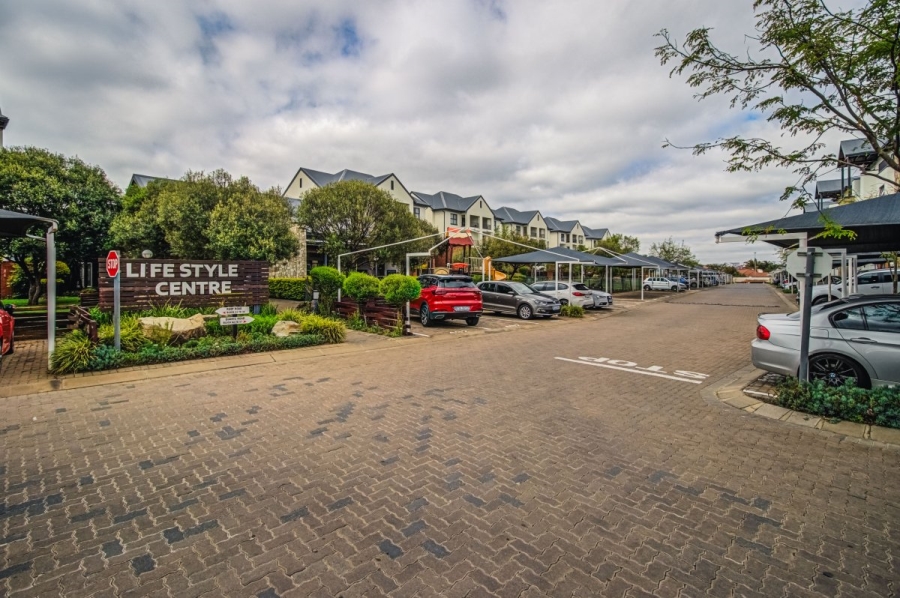 2 Bedroom Property for Sale in Greenstone Crest Gauteng