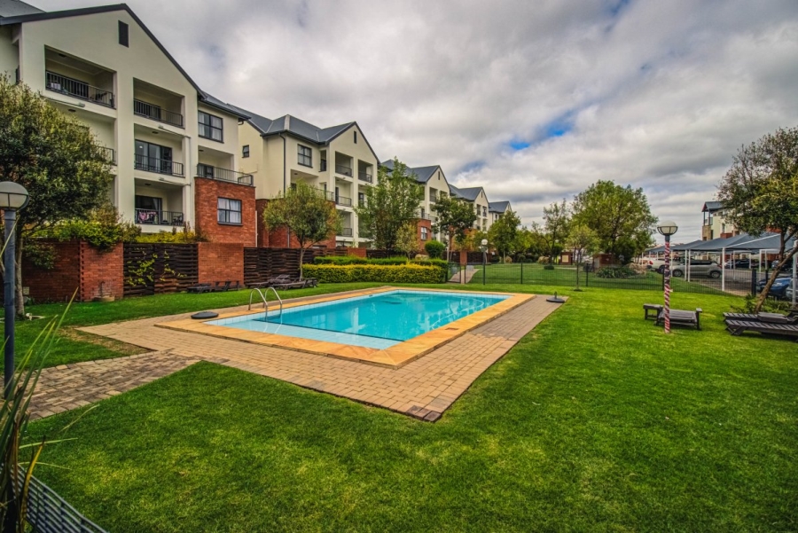 2 Bedroom Property for Sale in Greenstone Crest Gauteng