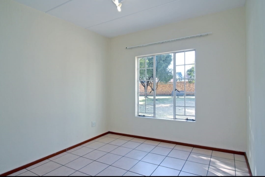 2 Bedroom Property for Sale in Comet Gauteng