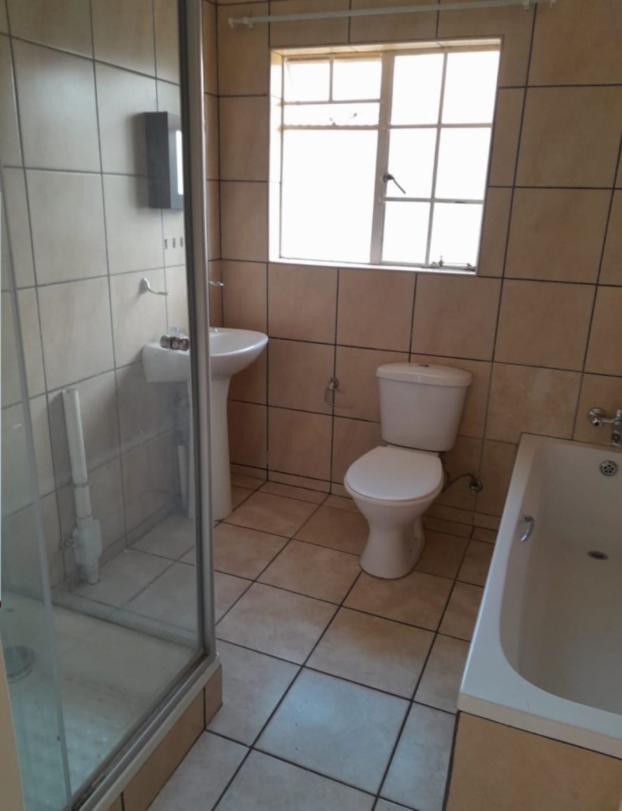 2 Bedroom Property for Sale in Comet Gauteng