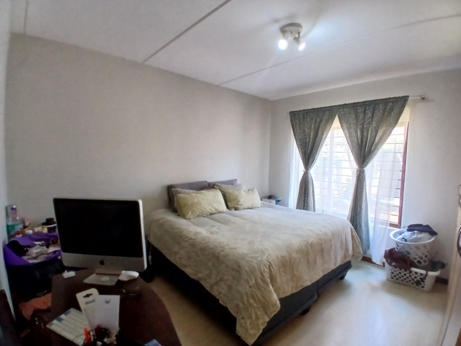 2 Bedroom Property for Sale in Sunninghill Gauteng