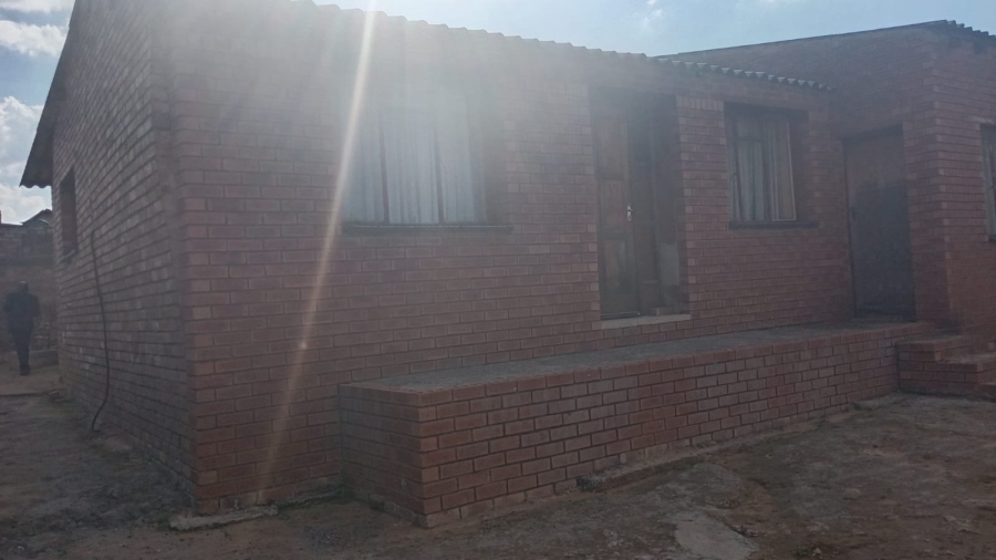 6 Bedroom Property for Sale in Tembisa Central Gauteng