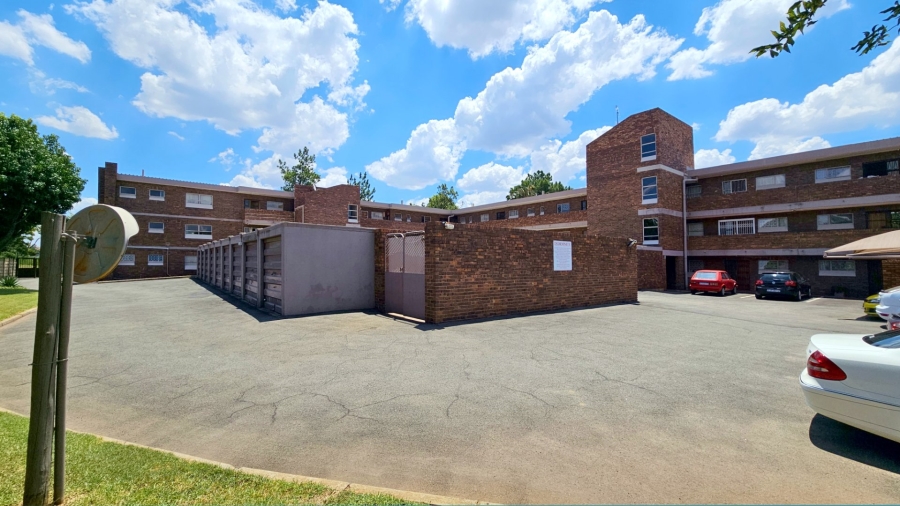 3 Bedroom Property for Sale in Three Rivers Proper Gauteng