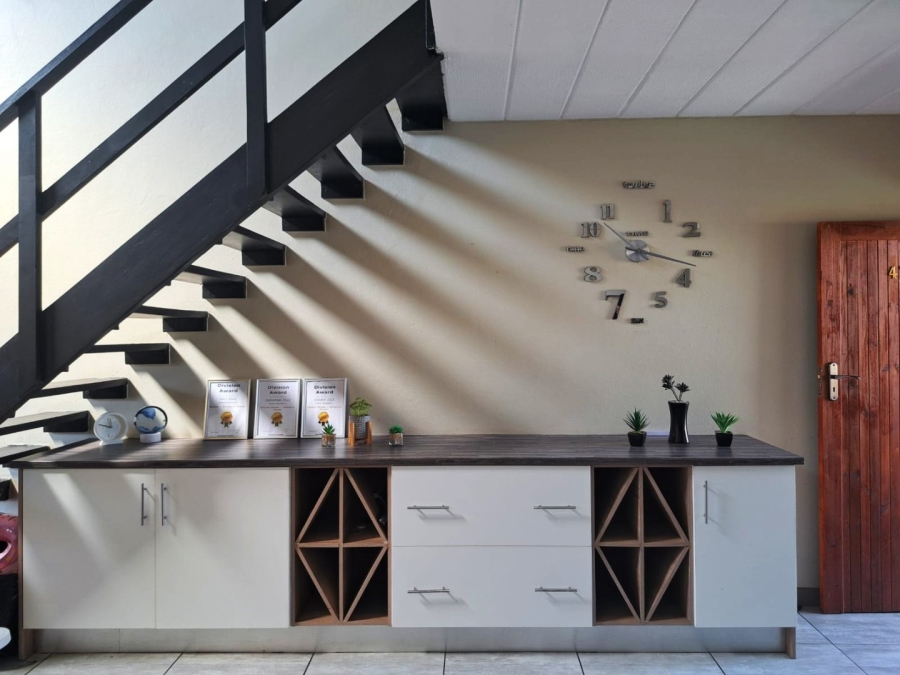 To Let 2 Bedroom Property for Rent in North Riding Gauteng