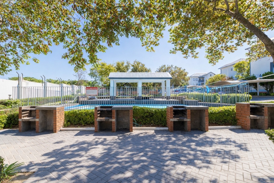 1 Bedroom Property for Sale in Fourways Gauteng