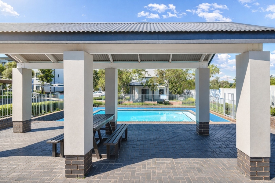 1 Bedroom Property for Sale in Fourways Gauteng