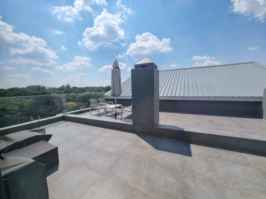 To Let 2 Bedroom Property for Rent in Houghton Estate Gauteng