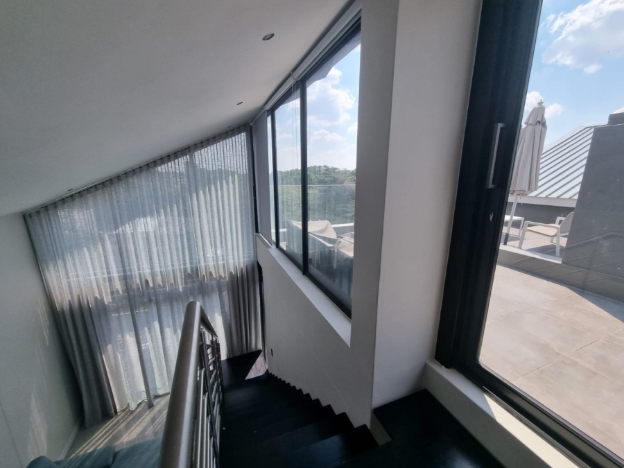 To Let 2 Bedroom Property for Rent in Houghton Estate Gauteng