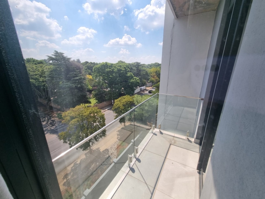 To Let 2 Bedroom Property for Rent in Houghton Estate Gauteng