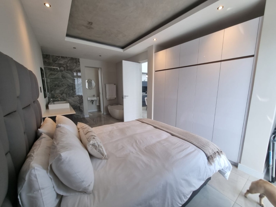 To Let 2 Bedroom Property for Rent in Houghton Estate Gauteng