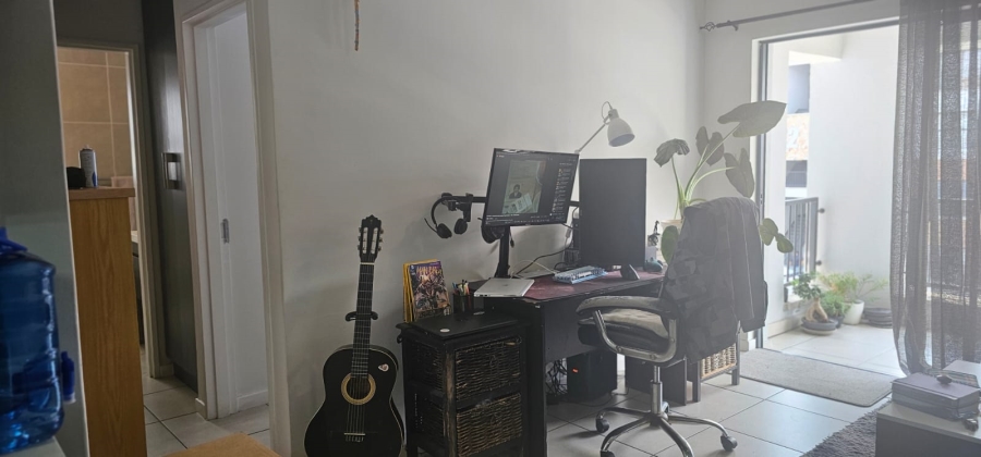 1 Bedroom Property for Sale in Olivedale Gauteng