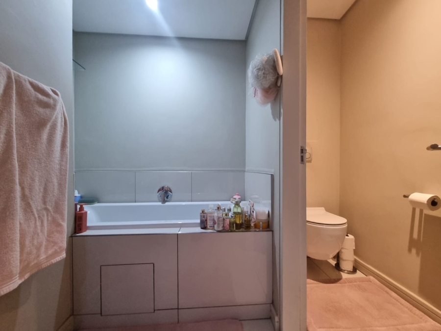 2 Bedroom Property for Sale in Rosebank Gauteng