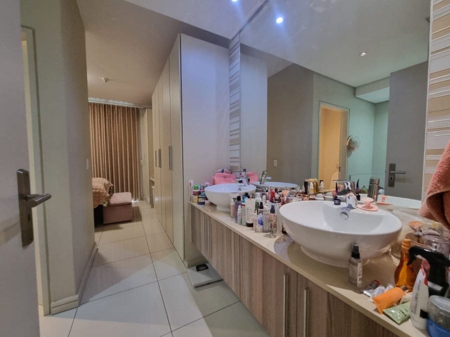 2 Bedroom Property for Sale in Rosebank Gauteng