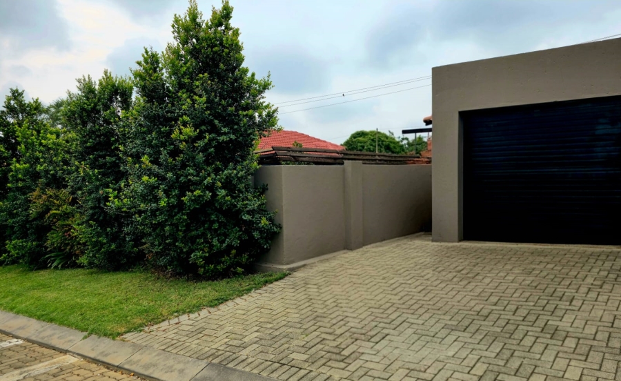 To Let 2 Bedroom Property for Rent in Greengate Gauteng