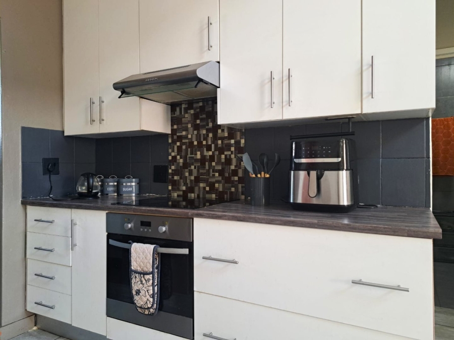 2 Bedroom Property for Sale in North Riding Gauteng