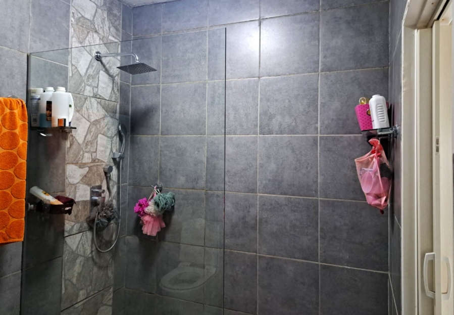 2 Bedroom Property for Sale in North Riding Gauteng