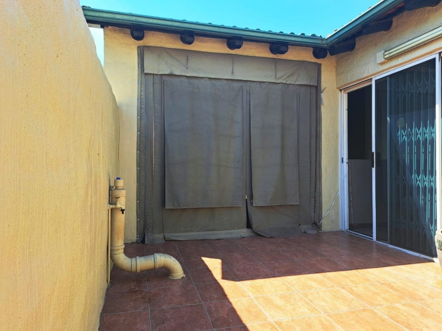 2 Bedroom Property for Sale in North Riding Gauteng