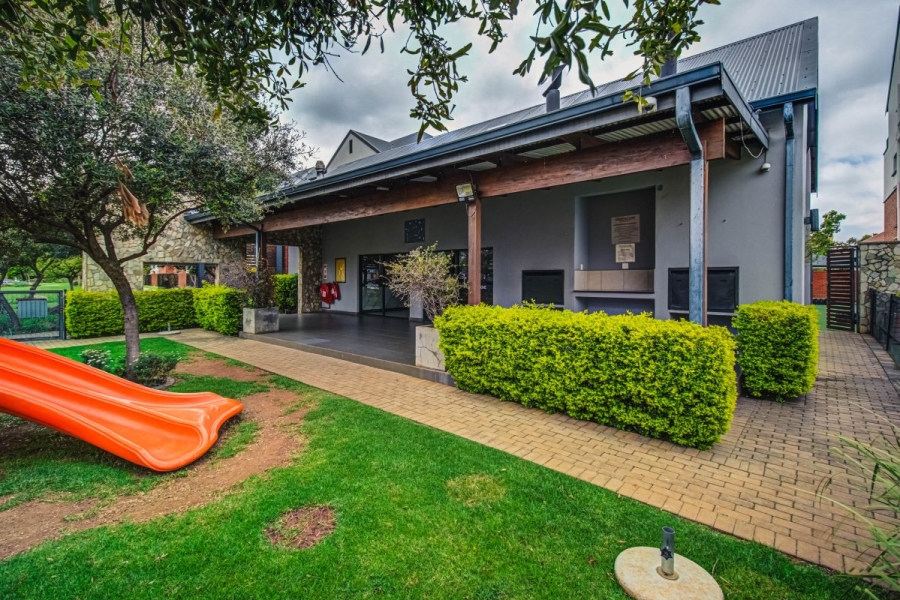 2 Bedroom Property for Sale in Greenstone Crest Gauteng