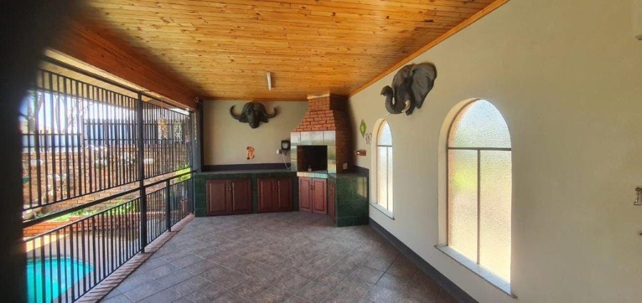 4 Bedroom Property for Sale in Mountain View Gauteng