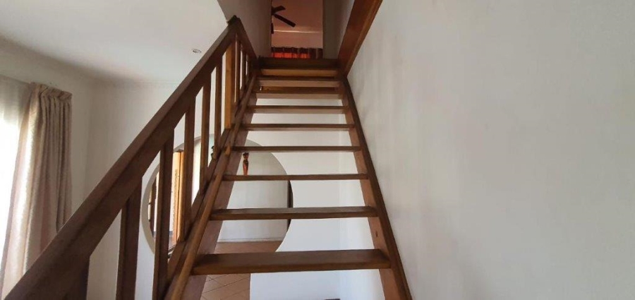 4 Bedroom Property for Sale in Mountain View Gauteng