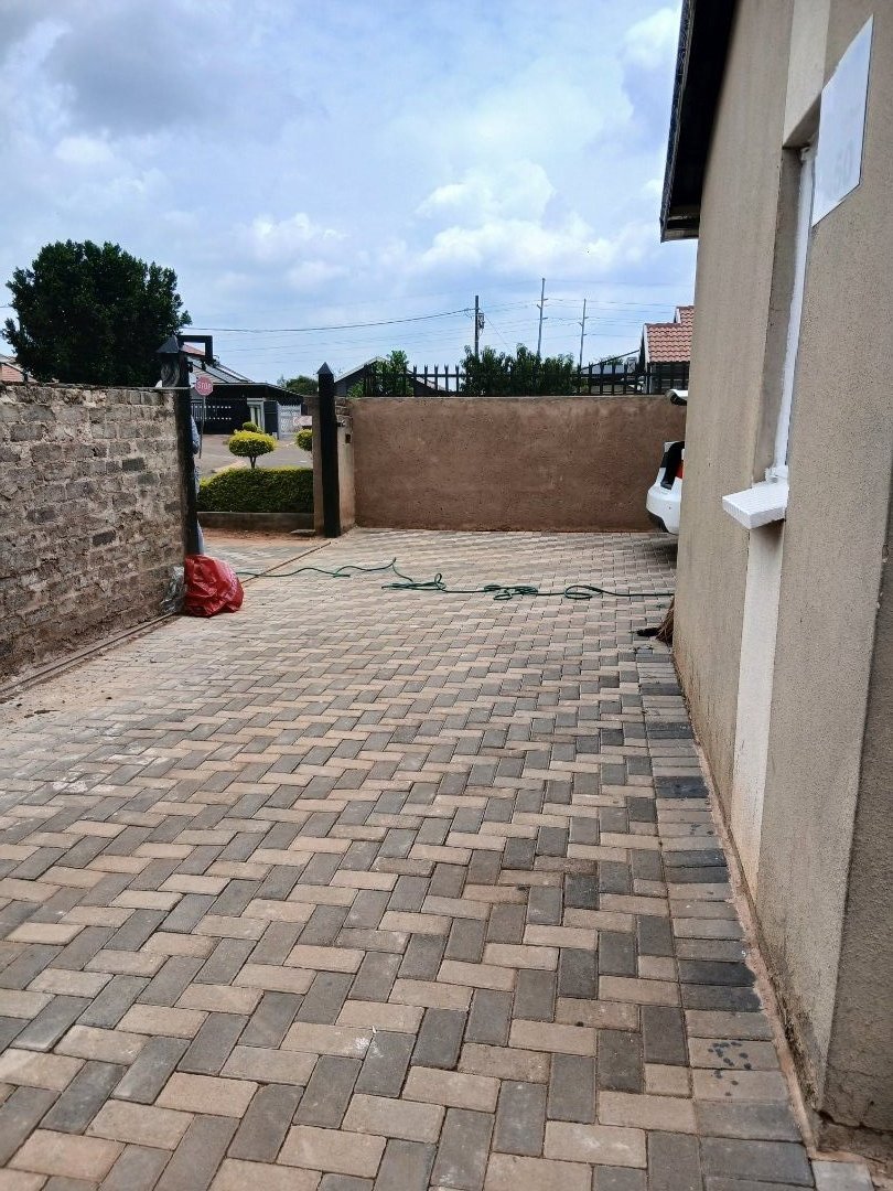 To Let 3 Bedroom Property for Rent in Rosslyn Gauteng