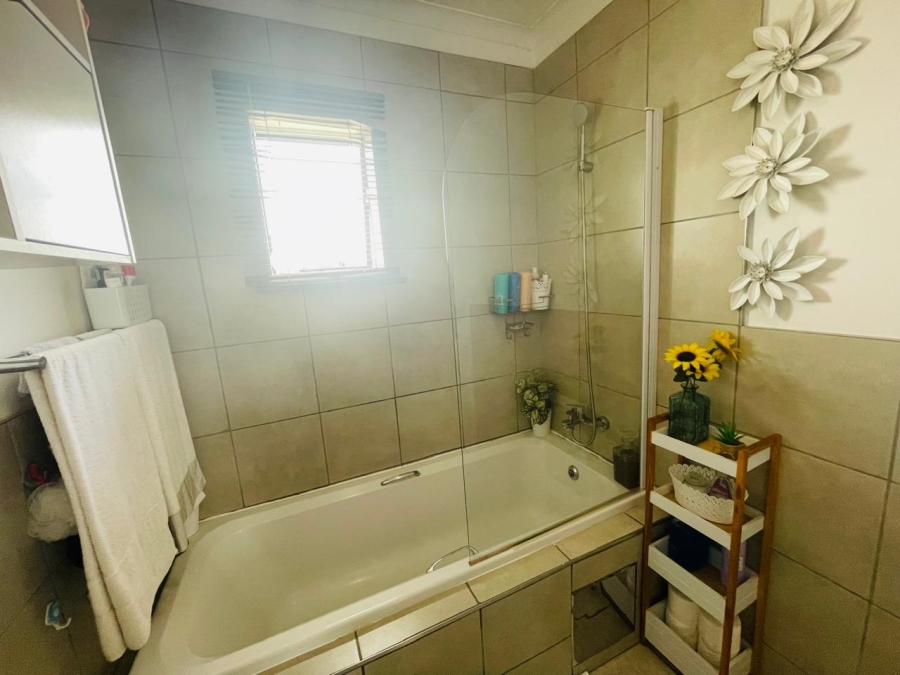 2 Bedroom Property for Sale in Sagewood Gauteng