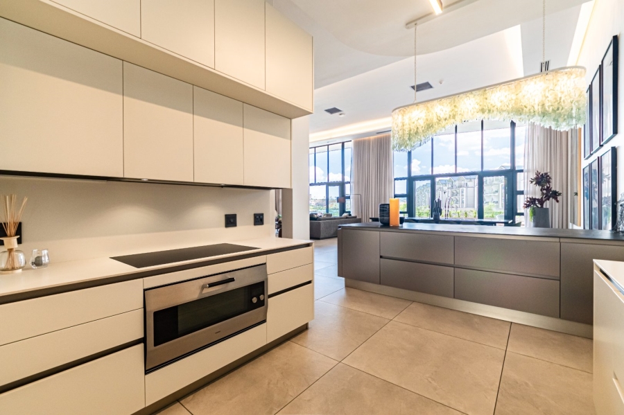 6 Bedroom Property for Sale in Waterfall Gauteng