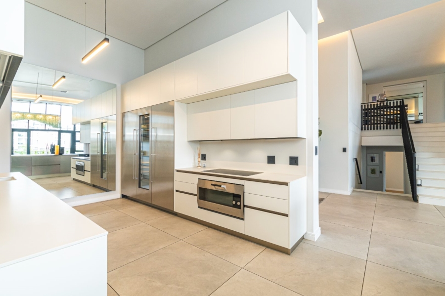 6 Bedroom Property for Sale in Waterfall Gauteng