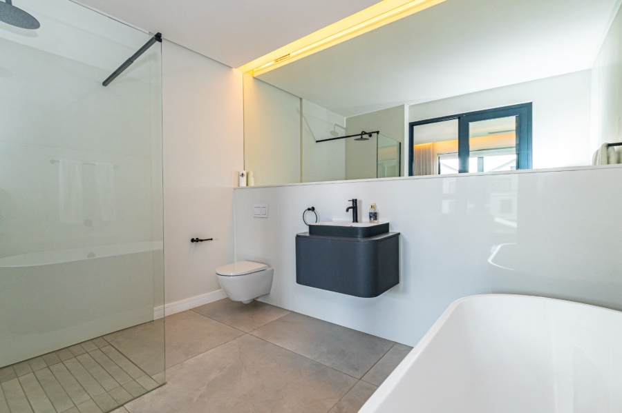 6 Bedroom Property for Sale in Waterfall Gauteng