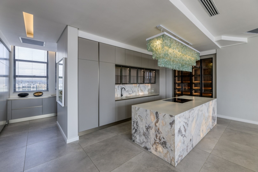 6 Bedroom Property for Sale in Waterfall Gauteng