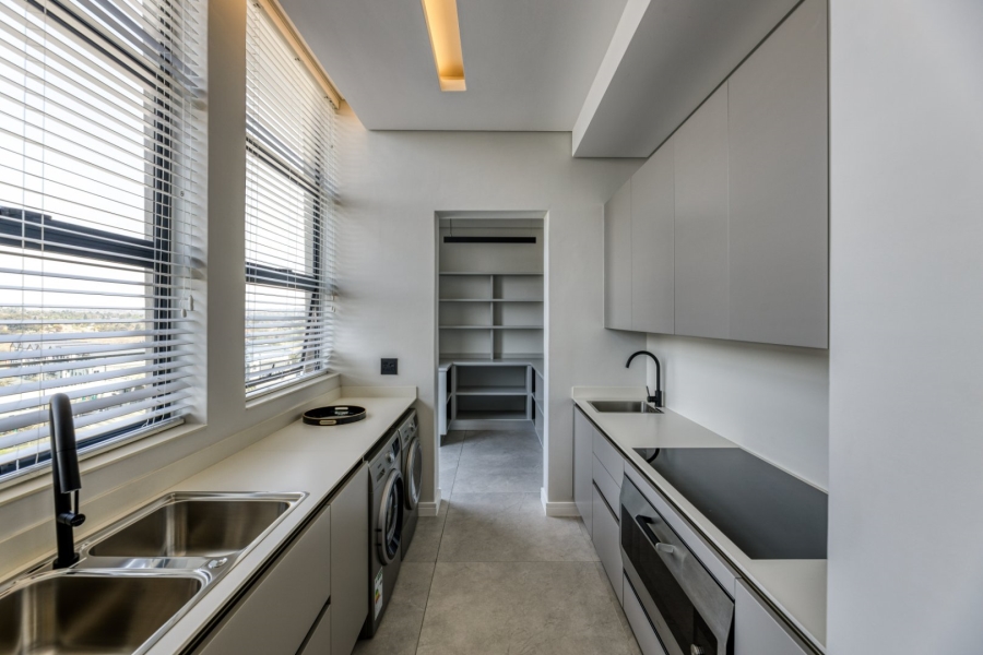 6 Bedroom Property for Sale in Waterfall Gauteng