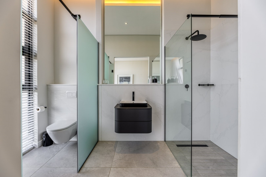 6 Bedroom Property for Sale in Waterfall Gauteng