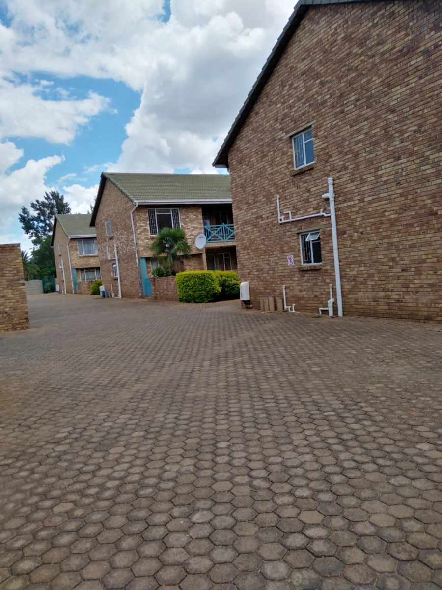 2 Bedroom Property for Sale in Westonaria Gauteng