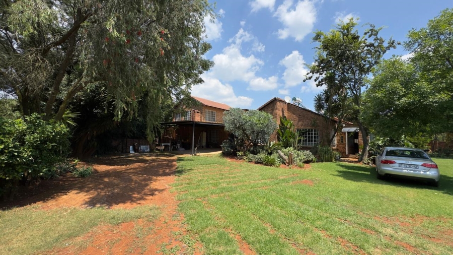 To Let commercial Property for Rent in Grootfontein Country Estate Gauteng